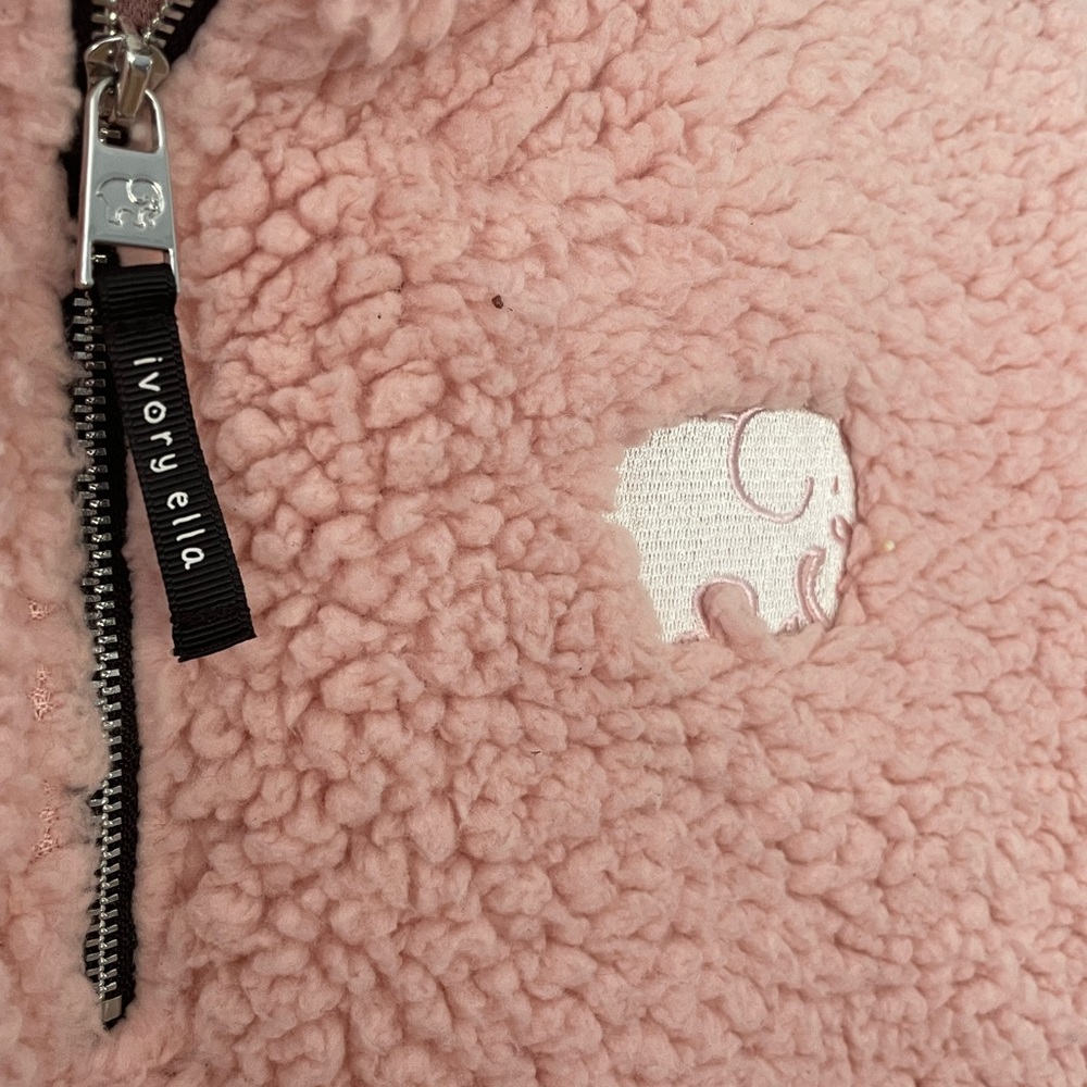 Ivory Ella - Women’s Pullover Small